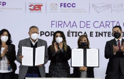 Firma Lorena Cuéllar carta–compromiso anticorrupción “Por la ética e integridad pública del Estado de Tlaxcala