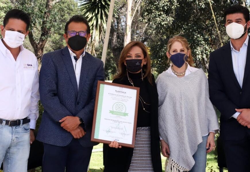 Entregó Lorena Cuéllar certificados ambientales del programa “Transformando para el bienestar”