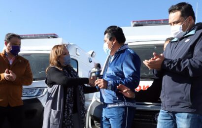 Entregó Lorena Cuéllar Cisneros 27 ambulancias a municipios, SESA y C4