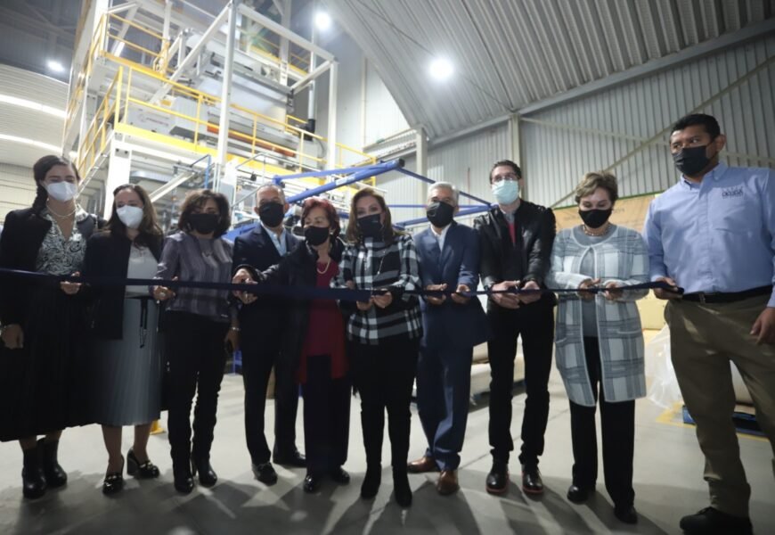 Inaugura gobernadora, maquinaria con el grupo empresarial Salaverry Inaugura gobernadora, maquinaria con el grupo empresarial Salaverry