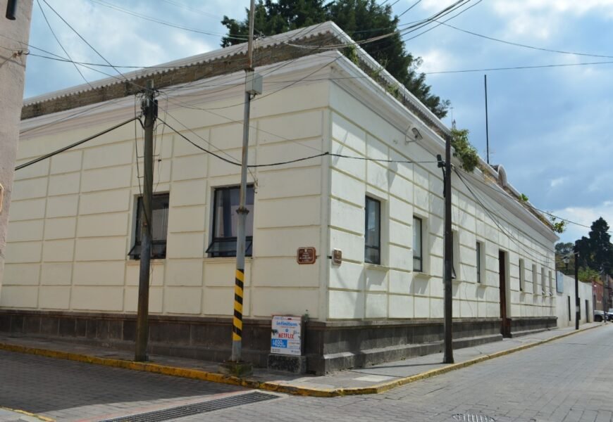 Suspende la SSC a elemento policial que golpeó a motociclista en Apizaco