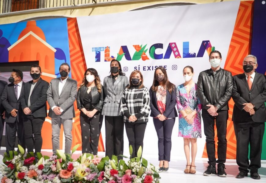 Acompaña Alejandra Ramírez Ortiz a Lorena Cuellar Cisneros a la presentación de la estrategia de promoción turística «Tlaxcala sí existe»