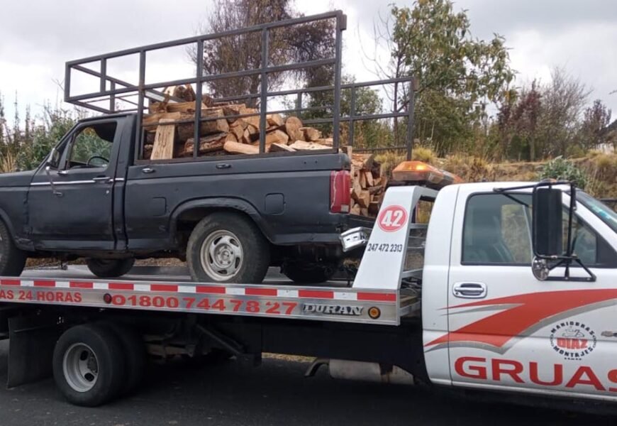 Aseguró SSC una camioneta con material forestal en la malinche