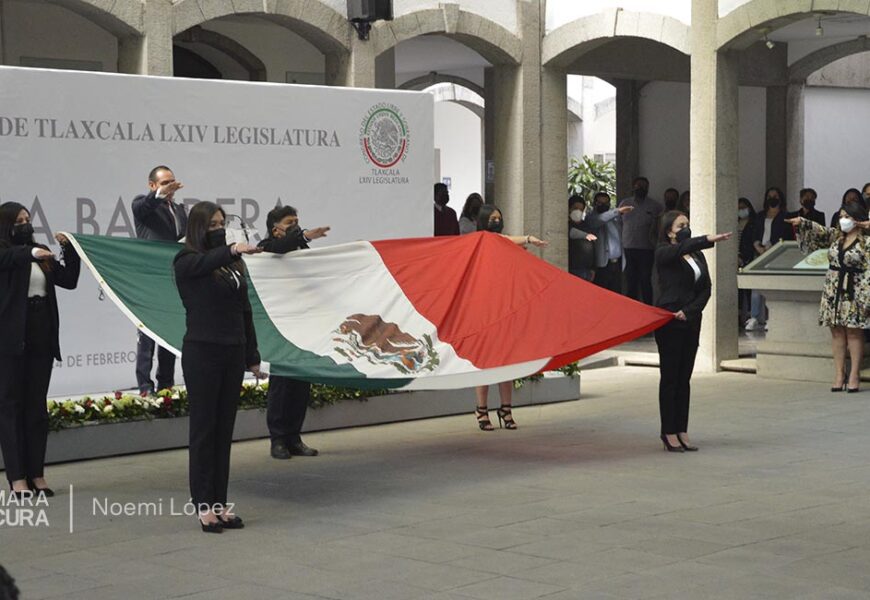 Con nueva Bandera Nacional, Congreso de Tlaxcala conmemora este 24 de febrero
