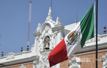 Conmemoran Día de la Bandera en Tlaxcala