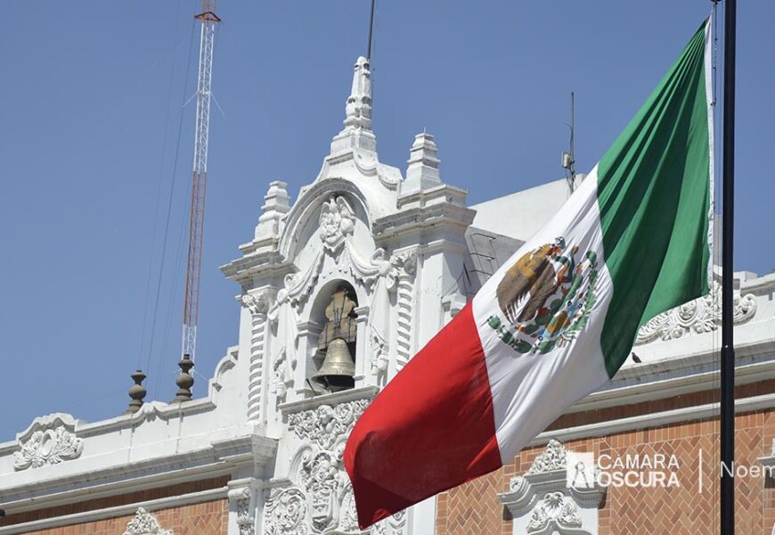 Conmemoran Día de la Bandera en Tlaxcala