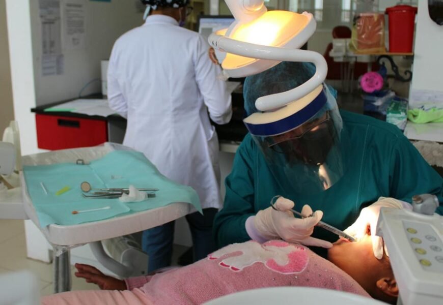 Cuenta SESA con 77 unidades médicas para servicio dental de la población