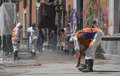 Inicia gobierno del estado trabajos de limpieza por pintas realizadas en palacio de gobierno