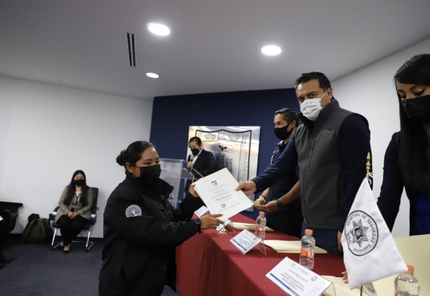 SSC entregó certificado único policial a 50 elementos