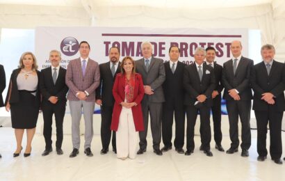 Gobernadora tomó protesta al consejo directivo de la asociación de empresas y empresarios de Tlaxcala