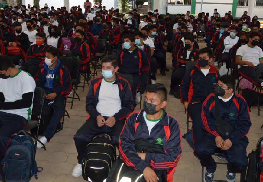 Matrícula escolar de Conalep cuenta con becas y estímulos