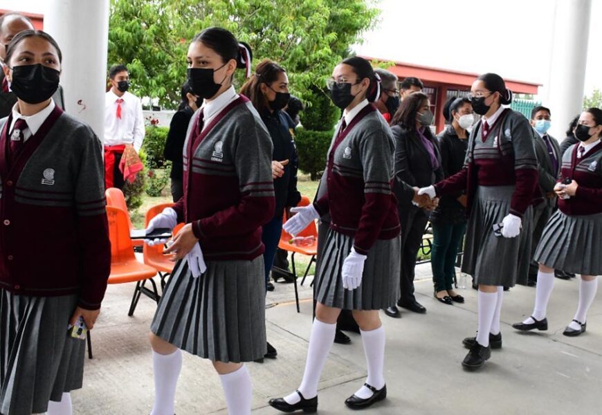 Celebra Colegio de Bachilleres de Tlaxcala concurso de escoltas
