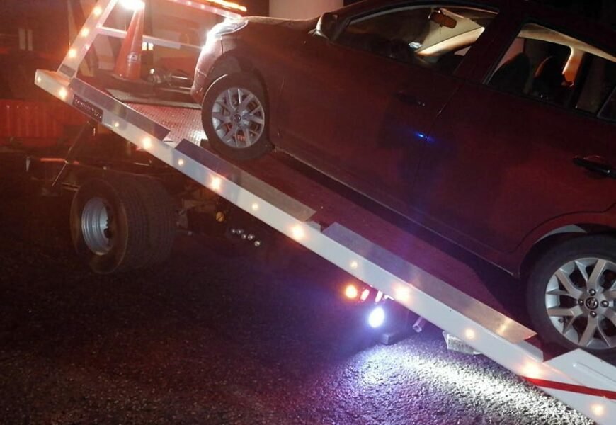 Recupera Policía Municipal vehículo con reporte de robo Recupera Policía Municipal vehículo con reporte de robo