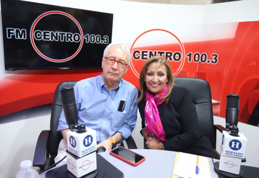 Reconoce gobernadora labor informativa de FM Centro Apizaco en su 41 Aniversario