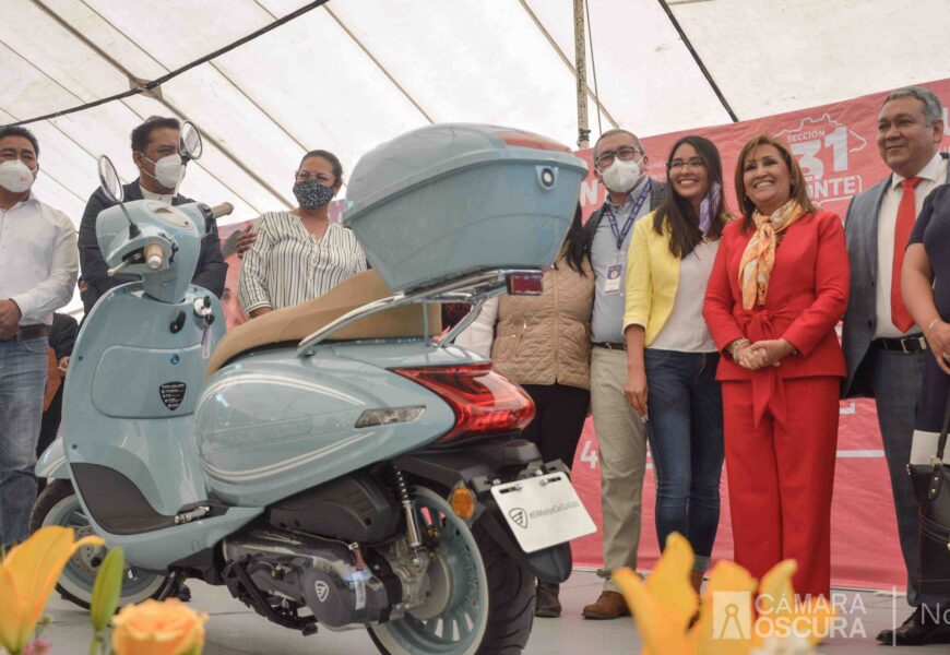 Gobernadora Lorena Cuéllar asistió a festejo de las madres Trabajadoras de la educación