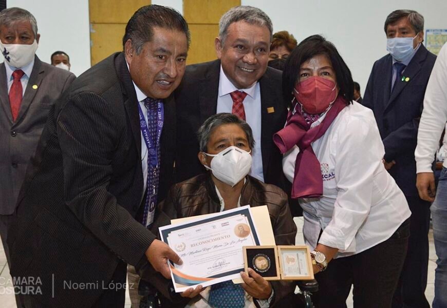 Entregó SEPE-USET estímulos y condecoraciones a maestras y maestros con 30, 40 y 50 años de servicio docente Entregó SEPE-USET estímulos y condecoraciones a maestras y maestros con 30, 40 y 50 años de servicio docente