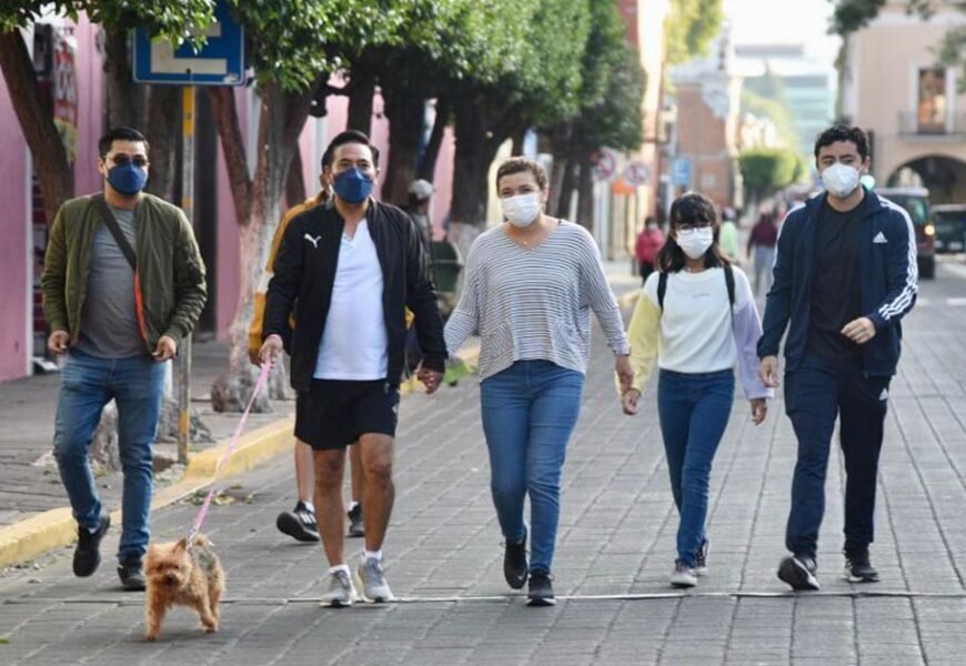 Disfrutan  tlaxcaltecas de paseo dominical con animales de compañía