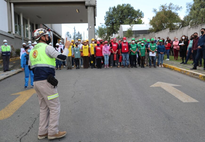 SEPE-USET realiza simulacro de sismo e incendio en oficinas centrales