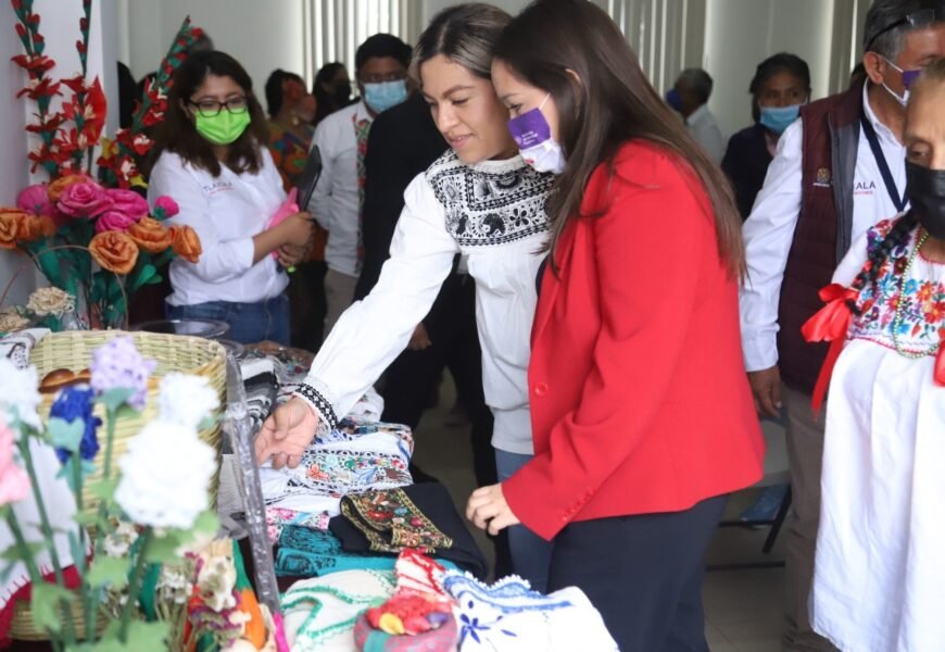 Secretaría de Bienestar estatal entregó apoyos para proyectos productivos de personas indígenas