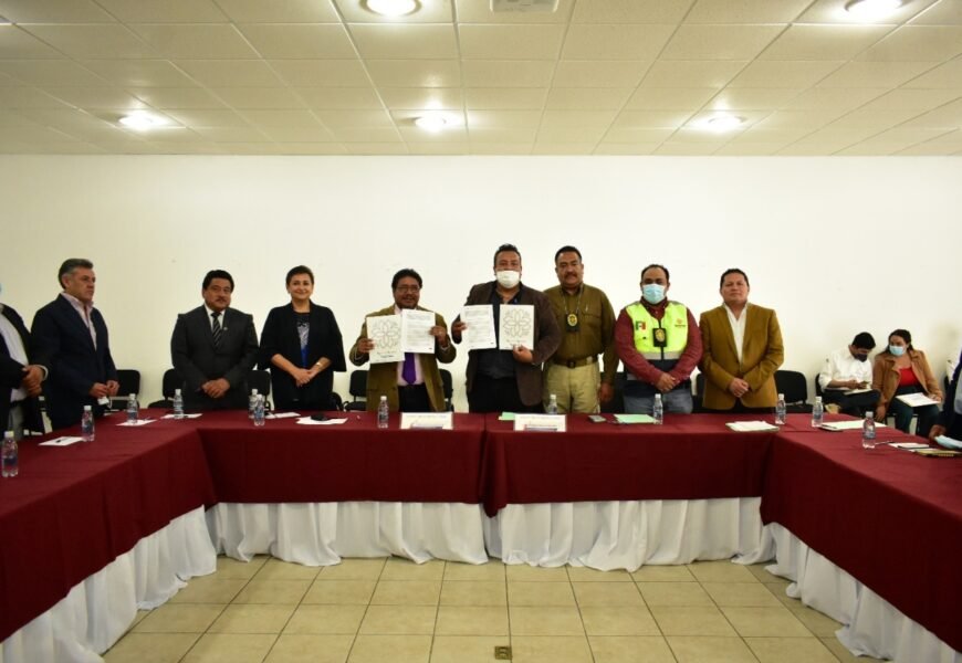 Signa convenios CECYTE-EMSAD Tlaxcala con CEPC Y UTT