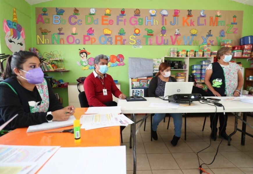 Realizan autoridades educativas último consejo técnico escolar