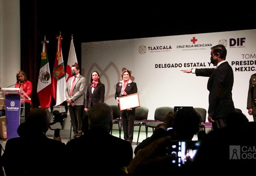 Gobernadora tomó protesta al Delegado de la Cruz Roja en Tlaxcala