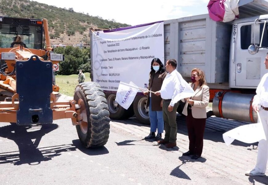 Gobernadora Lorena Cuéllar dio banderazo de inicio a la rehabilitación de carreteras en Tlaxco