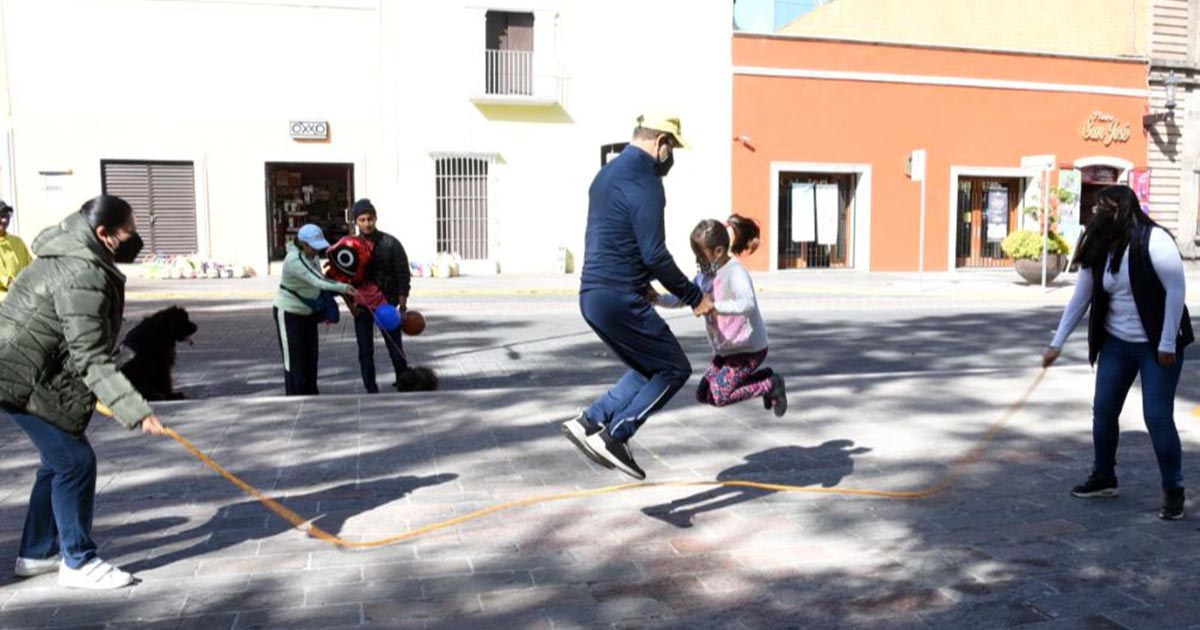 Con actividades físicas, padres festejan su día en Tlaxcala capital