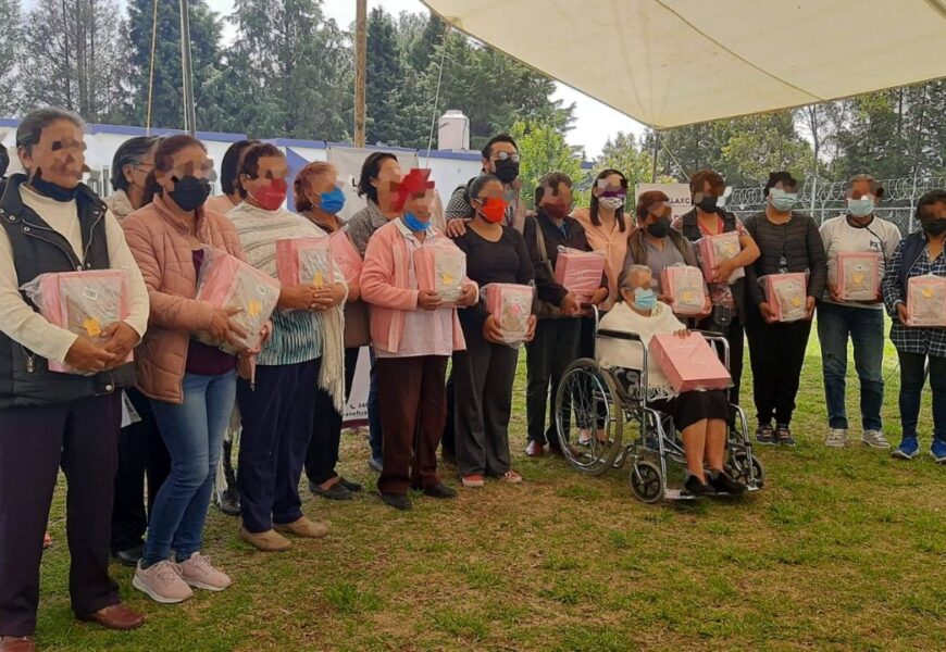 Mujeres afectadas por cáncer de mama reciben prótesis gratuita: APBPET