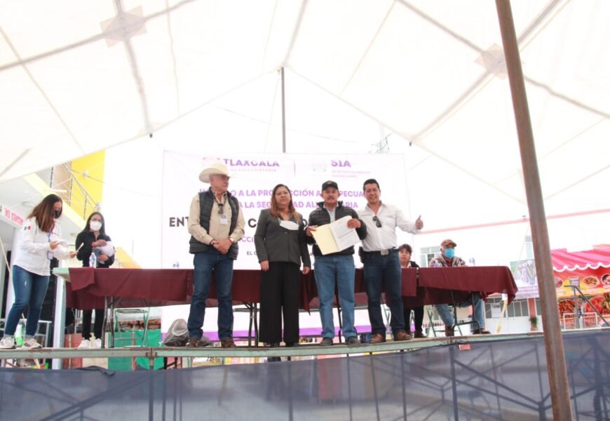 Impulsa SIA el desarrollo rural con entrega de apoyos