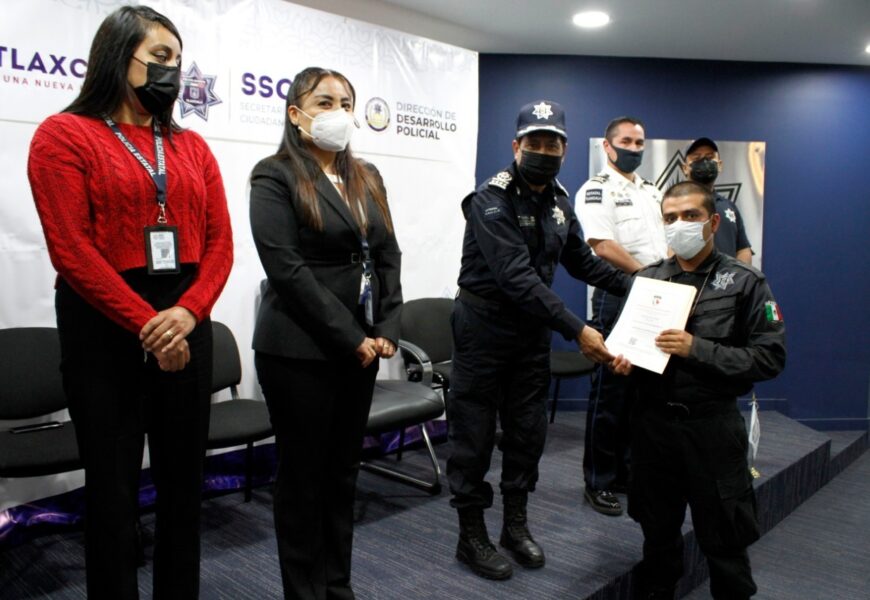 Entrega SSC certificado único policial a elementos de seguridad