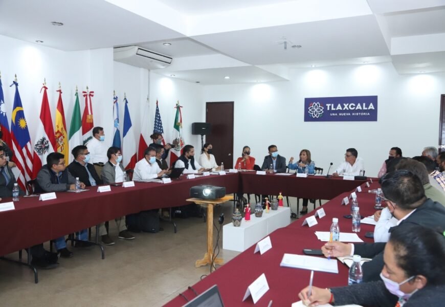 Gobierno del estado y CFE suman esfuerzos para que todos los tlaxcaltecas cuenten con electricidad