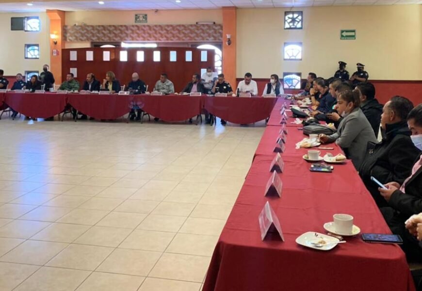 Tlaxcala capital acoge a presidentes municipales y mandos policiacos en reunión de seguridad Tlaxcala capital acoge a presidentes municipales y mandos policiacos en reunión de seguridad