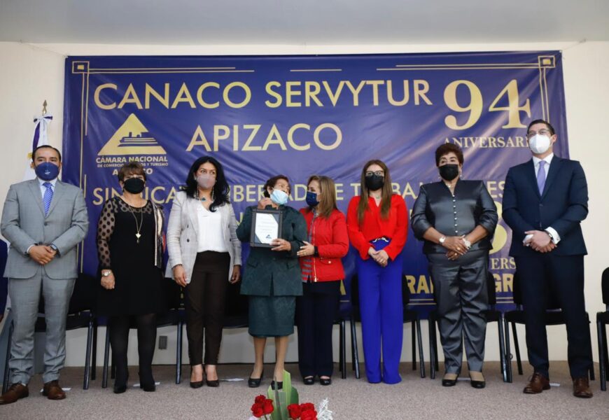Asistió Gobernadora Lorena Cuéllar al 94 aniversario de CANACO Apizaco