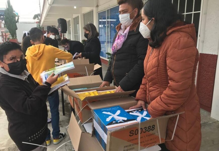 Concluyeron SEPE-USET la distribución de libros de texto para nivel básico