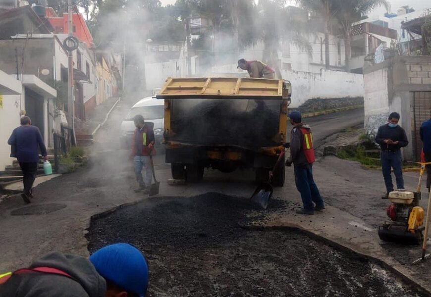 Ayuntamiento de Tlaxcala repara desperfectos en calle Zitlalpopocatl Ayuntamiento de Tlaxcala repara desperfectos en calle Zitlalpopocatl
