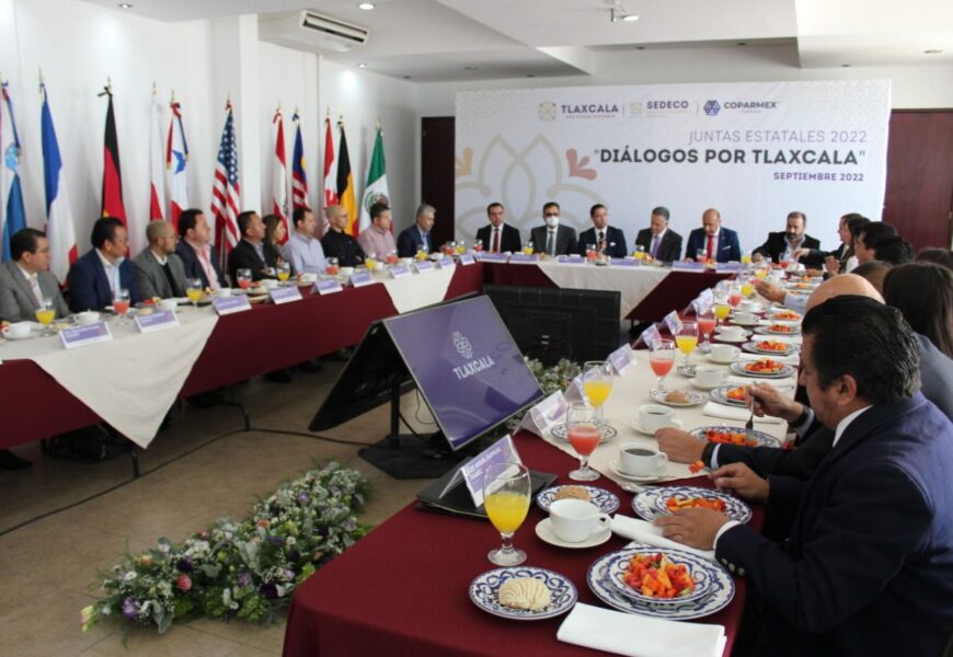 SEDECO y COPARMEX reúnen a empresarios para hablar sobre movilidad ferroviaria SEDECO y COPARMEX reúnen a empresarios para hablar sobre movilidad ferroviaria