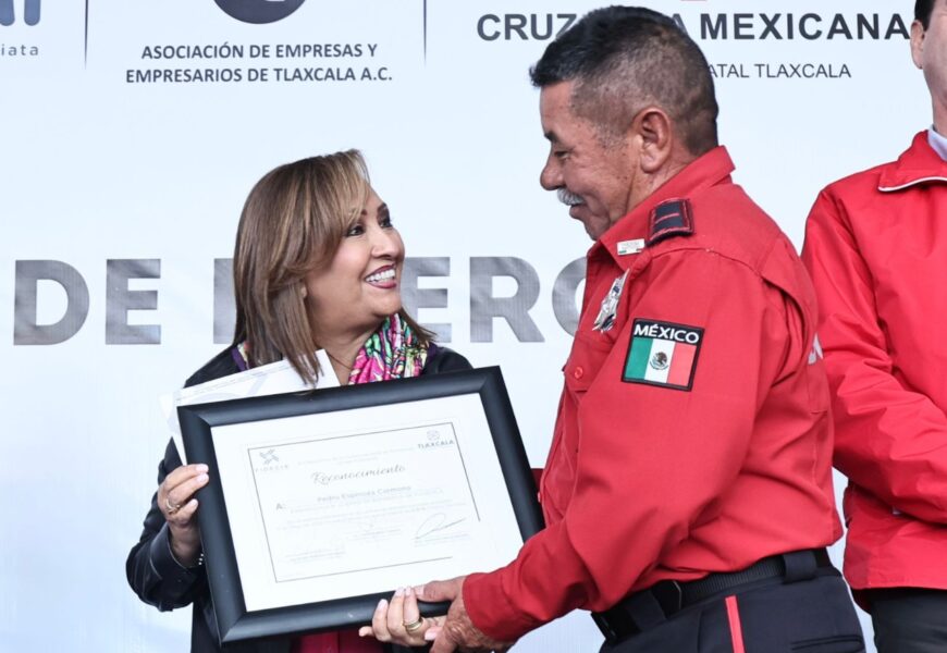 Entregó Gobernadora Lorena Cuéllar apoyos en materia de emergencias para CIX I de Tetla