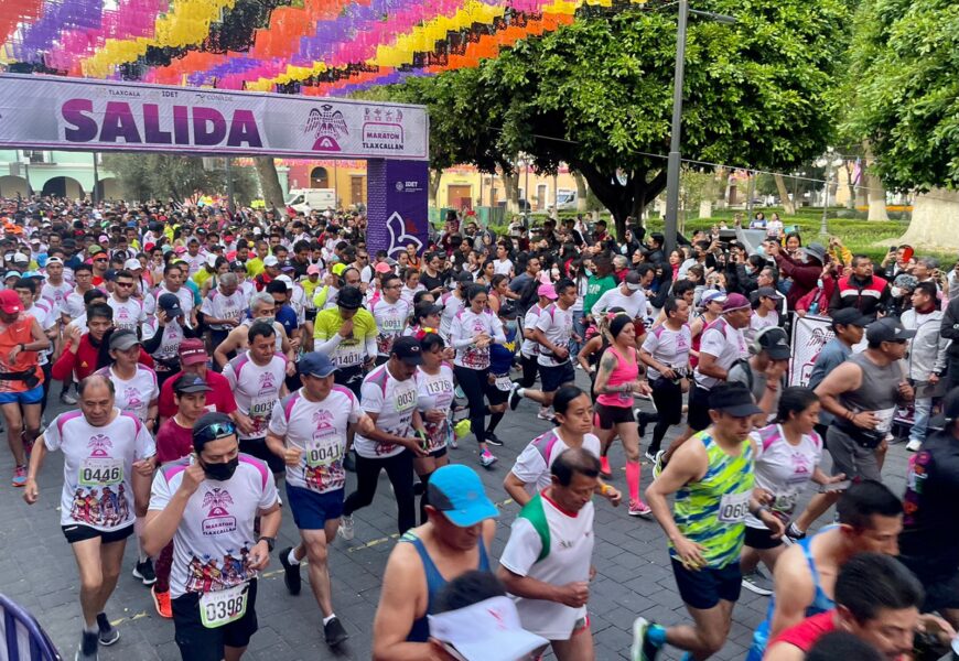 Parcipan más de 2 mil corredores en Medio Maratón Tlaxcallan 2022