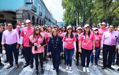 Da banderazo Gobernadora a campaña permanente de la lucha contra el cáncer de mama