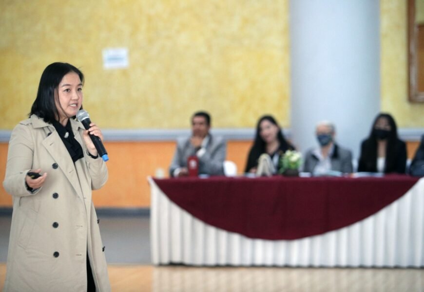 Realiza SEPE conferencia «Derechos y deberes, la formación de alumnos de éxito»