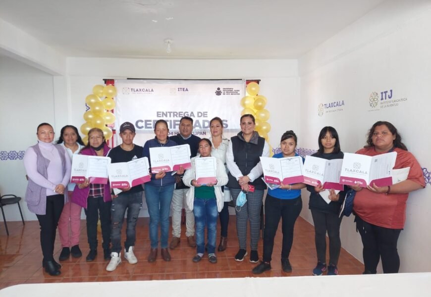 Entrega ITEA certificados de primaria y secundaria en Yauhquemehcan Entrega ITEA certificados de primaria y secundaria en Yauhquemehcan