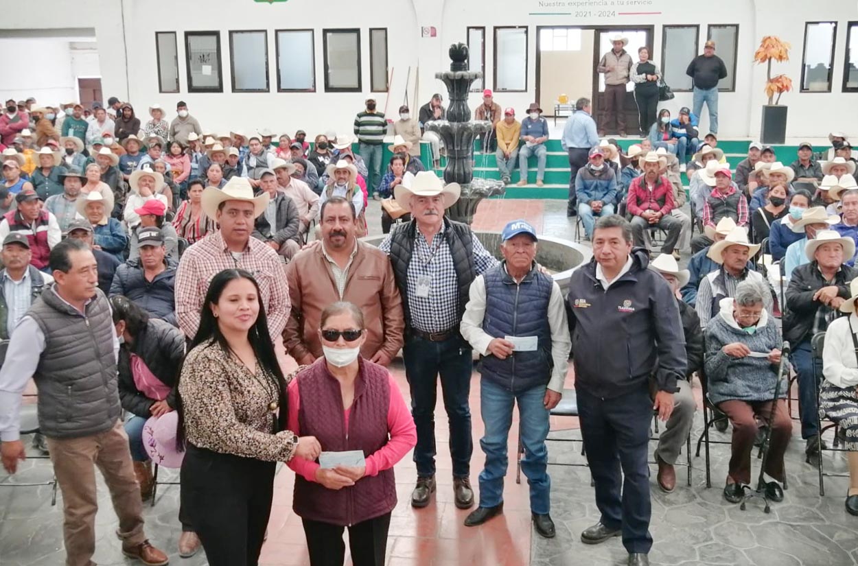 Entrega SIA pago por siniestros agroclimáticos en Atltzayanca y Cuapiaxtla