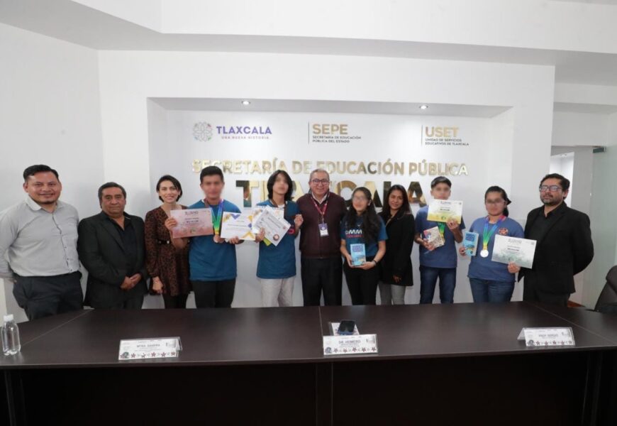 Reconocen autoridades educativas a medallistas en olimpiadas de matemáticas