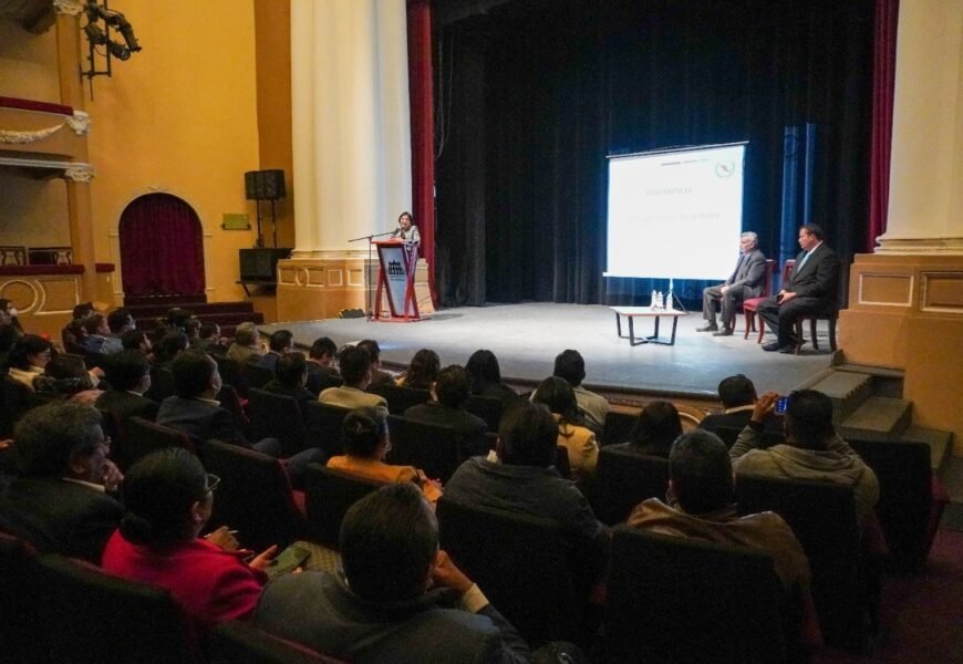 Realiza fiscalía anticorrupción conferencia en materia de recuperación de activos
