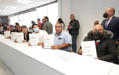 Realiza Tlaxcala primera entrega de certificados electrónicos