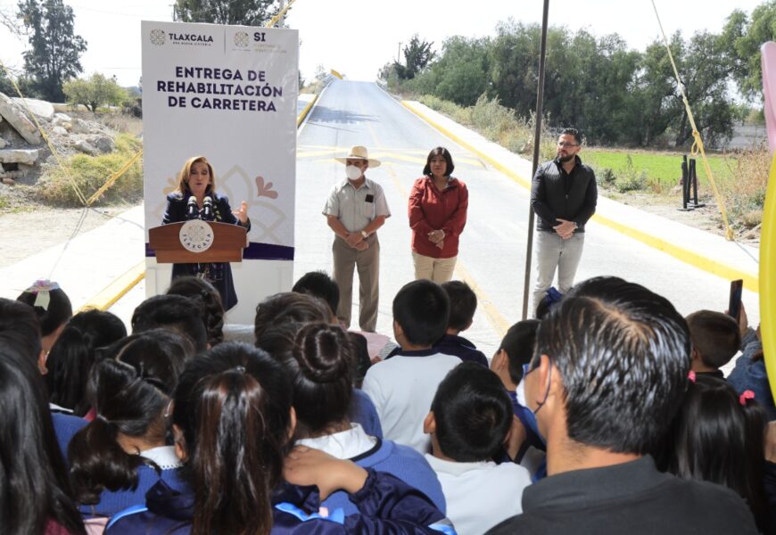 Inaugura Lorena Cuéllar acceso a Santa Cruz Techachalco, en Panotla