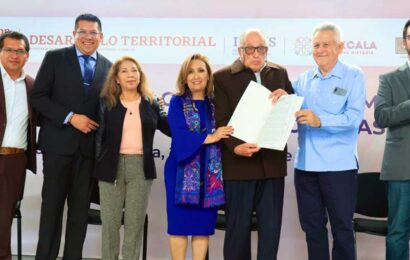 Entregó gobernadora Lorena Cuéllar e INSUS escrituras a habitantes de Calpulalpan