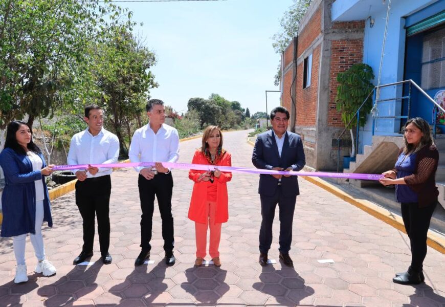 Entrega gobernadora obras de pavimentación en Zacatelco