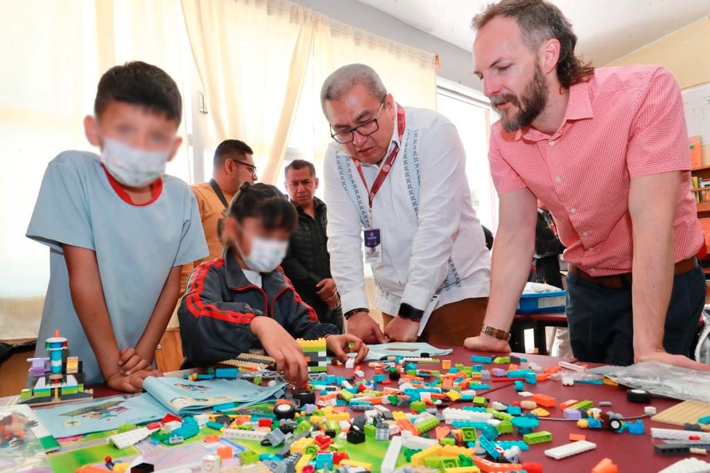 Visita fundación "Robotix" y “First Lego Education” escuela en Tizatlán 